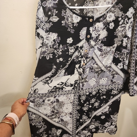 Roz & Ali Plus size Black And White Short Sleeves Tunic 1X - Picture 8 of 13